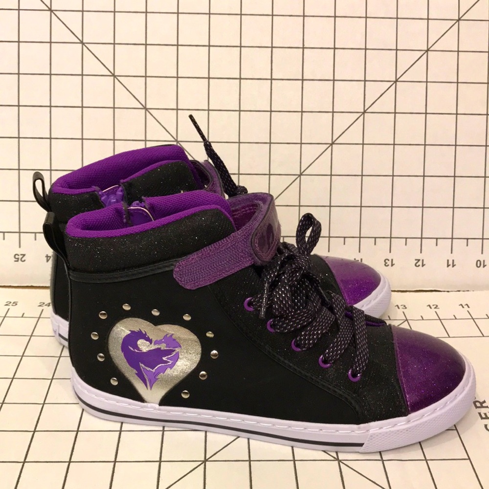 Disney D-signed Mal high top shoes